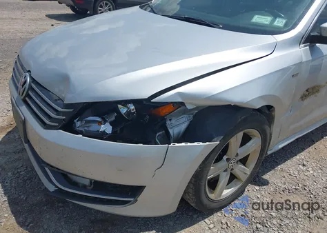 2015 Volkswagen Passat 1.8T Limited Edition from USA, damaged, VIN 1VWAT7A36FC115431